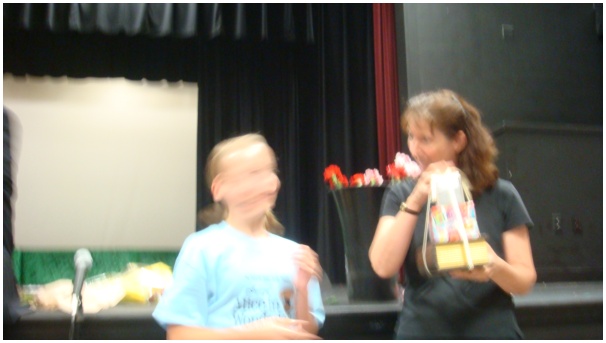 584x320 pixels (56K)