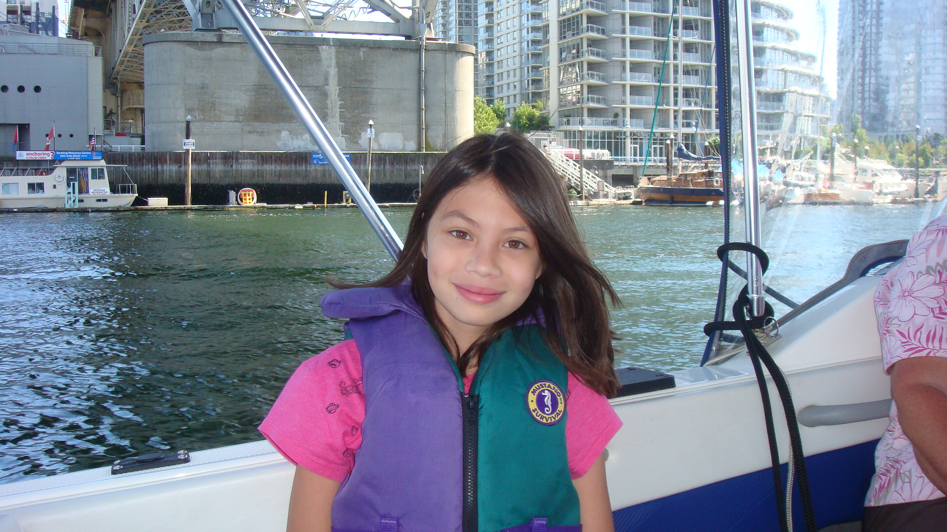 1898x1057 pixels (644K)